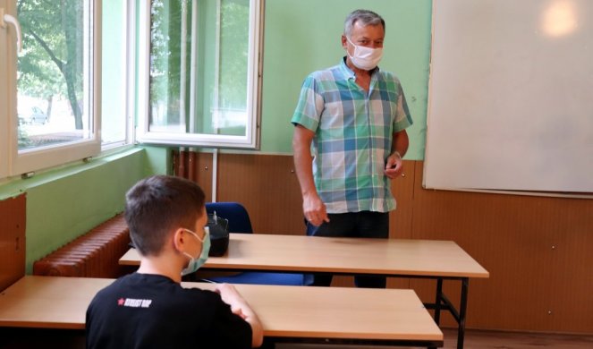 SKANDAL! Učitelj Srbin dobio otkaz jer nije predavao na standardnom hrvatskom jeziku!
