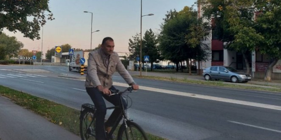 GRADONAČELNIK ZRENJANINA REŠIO DA BUDE PRIMER: Na posao došao biciklom, podržao SVETSKI DAN BEZ AUTOMOBILA