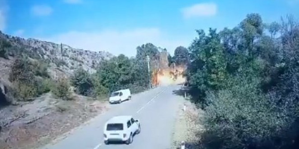 U TOKU VELIKA OFANZIVA AZERBEJDŽANA! Napadnut glavni grad Nagorno Karabaha, veliki broj povređenih među civilima i spasilačkim ekipama! (VIDEO)