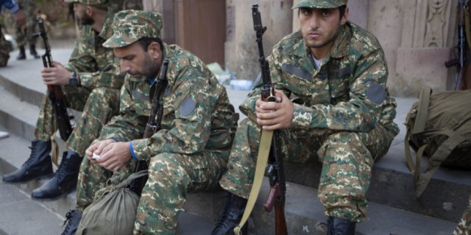 PONOVO NEMIRI U KARABAHU! Pala krv, u brutalnoj provokaciji Azerbejdžanaca poginula trojica jermenskih vojnika