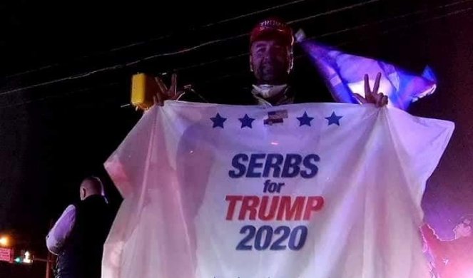 PREDSEDNIČE, OZDRAVITE! Srbi iz SAD podržali Trampa ispred vojne bolnice!