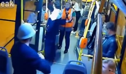TUČA U GRADSKOM PREVOZU! Kontrolorka prišla putniku, ono što je uradio izazvalo opšti HAOS! (VIDEO)