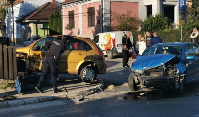 (FOTO) KARAMBOL U CENTRU ČAČKA: Posle sudara automobil završio u dvorištu, domaćin očajan svakih sedam dana RUŠE MU OGRADU