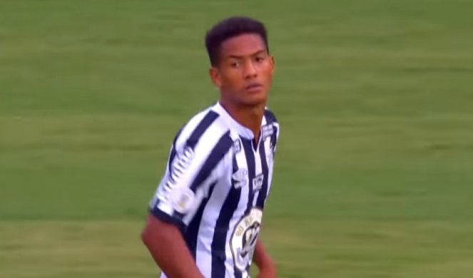 (VIDEO) POGLEDAJTE, ON JE ČUDO IZ BRAZILA! Ovaj tinejdžer je nadmašio Pelea, a kažu da je NOVI NAJMAR!