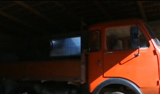 (VIDEO) VRŠNJACI NERAZDVOJNI 30 GODINA! Kamion Lupeto i njegov vlasnik Radoslav SPASILI SU DESETINE ŽIVOTA TOKOM "OLUJE"!