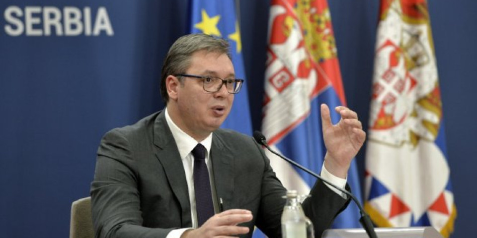 VUČIĆ SE DANAS OBRAĆA JAVNOSTI! Predsednik Srbije govori sa Andrićevog venca!