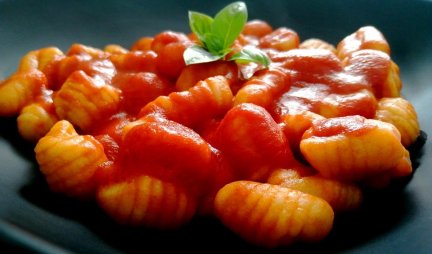 Omiljeni ručak Italijana koji možete spremiti na brzinu! Recept/Video
