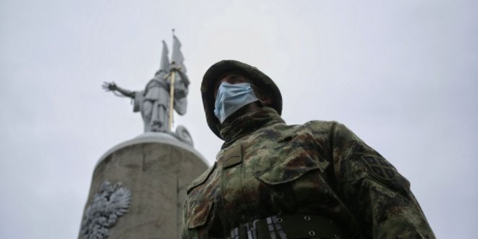 (FOTO) Položeni venci na spomen kosturnicu ruskih vojnika
