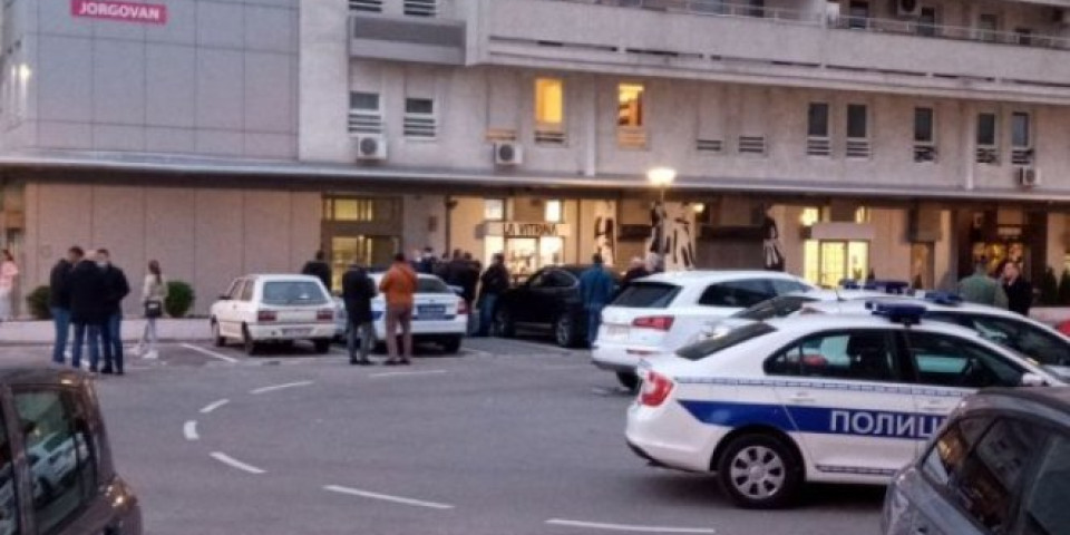 (FOTO/VIDEO) PRVI PRIZORI S MESTA ZLOČINA! Ubijen muškarac u Novom Beogradu!