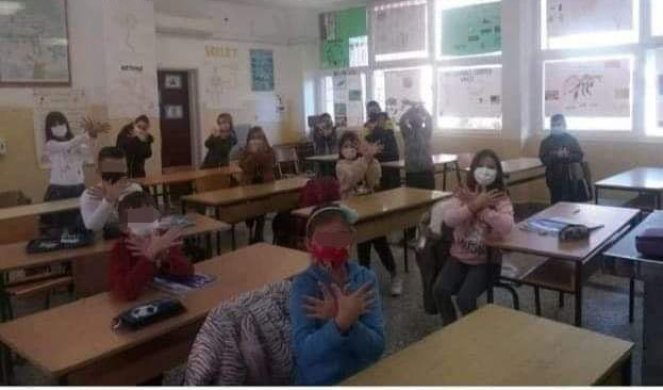 UČITELJICA RADA DOBILA OTKAZ ZBOG TROBOJKE, A ŠTA JE OVO?! Nastavnica iz Ulcinja na času naterala učenike da promovišu VELIKU ALBANIJU!