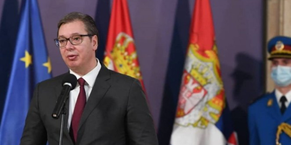 VI STE POSEBNI, DOKAZALI STE SE SVOJOJ DRŽAVI I NARODU! Vučić svečano uručio odlikovanja pripadnicima Ministarstva odbrane i Vojske Srbije! (Foto/Video)