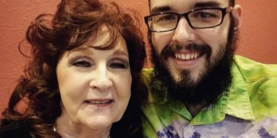 Žena (76) došla da sahrani sina: Tog dana desilo se nešto zbog čega sada svi koji je vide OSTANU BEZ REČI