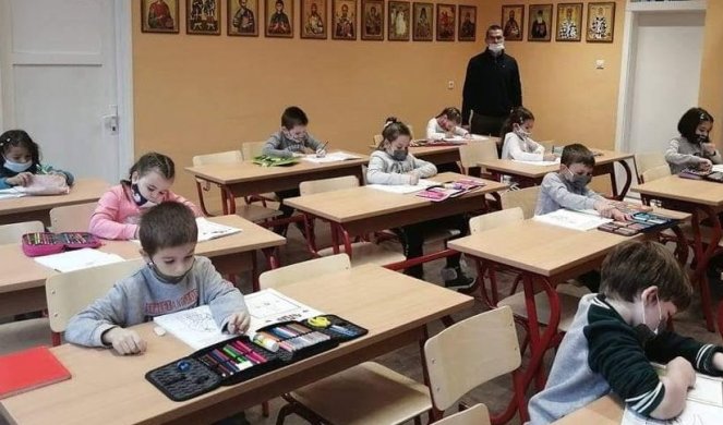 VEROUČITELJ OSTVARIO DECENIJSKI SAN: Na ono što je Dragan uradio u osnovnoj školi, PONOSNI SU SVI MEŠTANI SRPSKE CRNJE