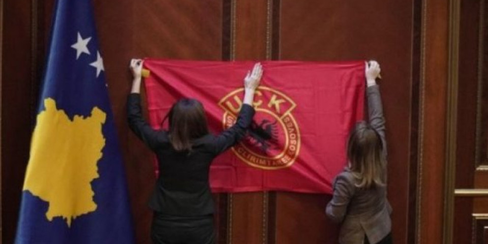 Koha: MSP snabdelo ambasade zastavama OVK