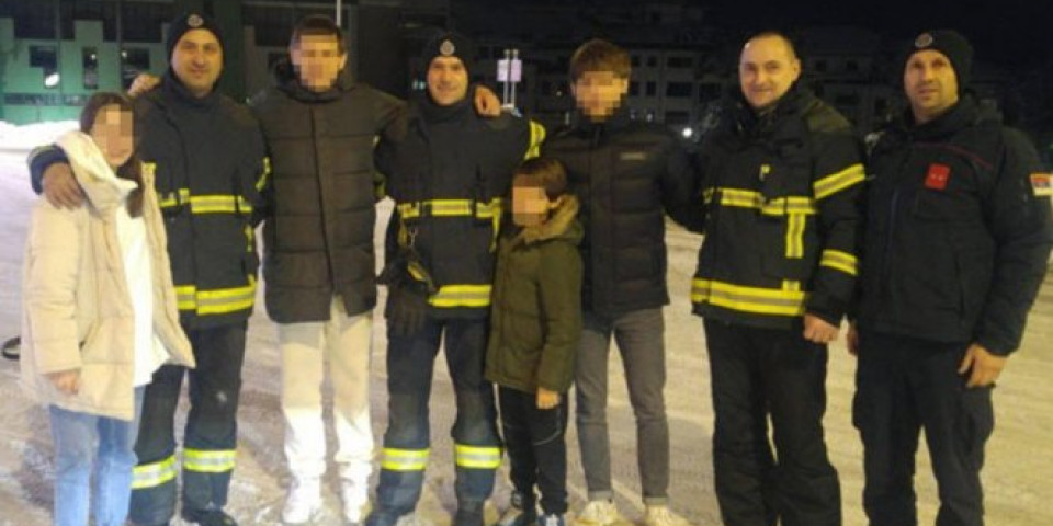SATIMA BILI ZAVEJANI U SNEGU! Evo kako su srpski vatrogasci izbavili dve ruske porodice iz SMETOVA KOD MANASTIRA UVAC