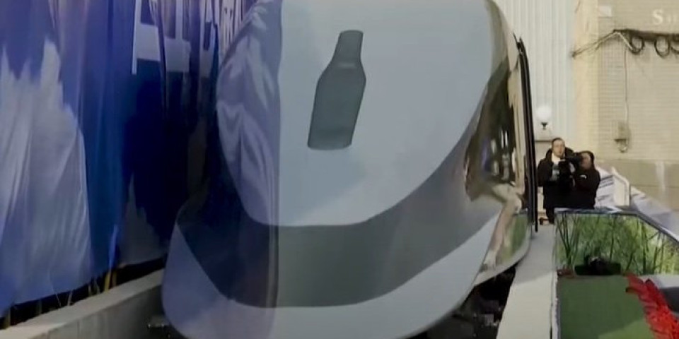 NOVO KINESKO ČUDO! Predstavljen SUPERBRZI VOZ koji dostiže brzinu od 620 KILOMETARA NA ČAS! /VIDEO/
