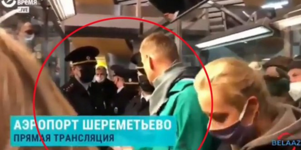 (VIDEO/FOTO) NAVALJNI UHAPŠEN NA AERODROMU U MOSKVI! Ekskluzivno, evo kako je policija dočekala Alekseja!