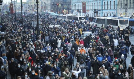 LUKAV I PERFIDAN PLAN! Američki poziv omladini Rusije da izađe na proteste sličan drugim "obojenim revolucijama" koje su vodili u svetu!