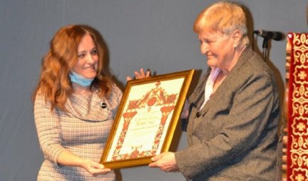 SVETOSAVSKA NAGRADA KRUŠEVCA PROFESORKI MAKSIMOVIĆ: Nagradu je zaslužila mnogim delima, ali na jedno JE POSEBNO PONOSNA!