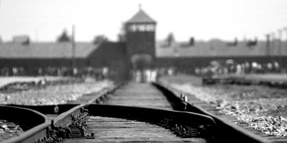 AUŠVIC-BIRKENAU, NAJOZLOGLAŠENIJI LOGOR SMRTI! Obeležavanje Dana sećanja na žrtve Holokausta!