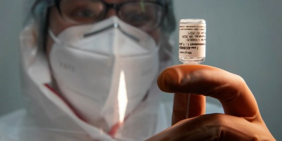 USKORO REGISTRACIJA RUSKE VAKCINE!? Evropska agencija za lekove počela proceduru ekspertize cepiva "Sputnjik Ve"!