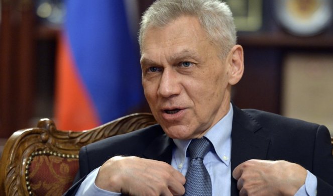 Američki ambasador u Srbiji ne skriva rusofobiju?! Harčenko: Srbiju bi da ucenjuju "ili sa Zapadom, ili sa Rusijom"