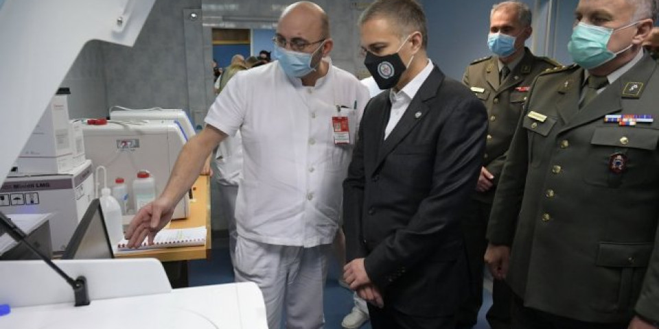 Ministar Stefanović pustio u rad NOVI SKENER NA VMA: Svi pacijenti dobili su vrhunsku zdravstvenu zaštitu i negu, a niko od zaposlenih nije se štedeo /FOTO/
