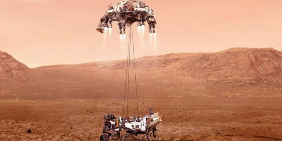 KO JE NAPRAVIO RUPE U KAMENU?! Misteriozno otkriće na Marsu zbunjuje naučnike NASA! /FOTO/
