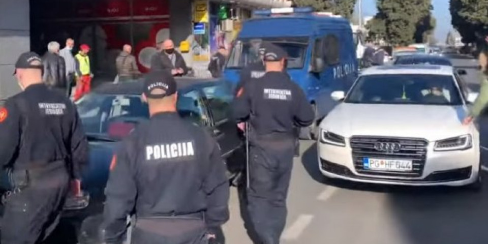 DRAMA U TUZIMA! Nakon provokacije Đeljošaja i akcije policije, čeka se dolazak Krivokapića i Abazovića! /VIDEO/