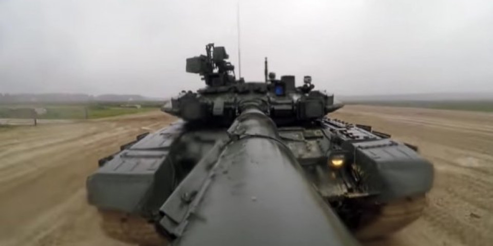 UKRAJINA DA SE SMIRI I NASTAVI DA BRANI OTADŽBINU! Kijev poručio šta čeka zaplenjene ruske tenkove, "ionako su uništeni, onesposobljeni"...