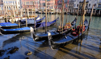 ŠOK SCENE IZ ITALIJE! Turistička atrakcija Venecije u blatu! /FOTO/
