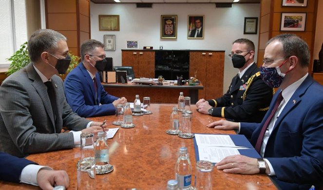 Sastanak ministra Stefanovića sa ambasadorom SAD Godfrijem i izaslanikom odbrane SAD pukovnikom Šejom