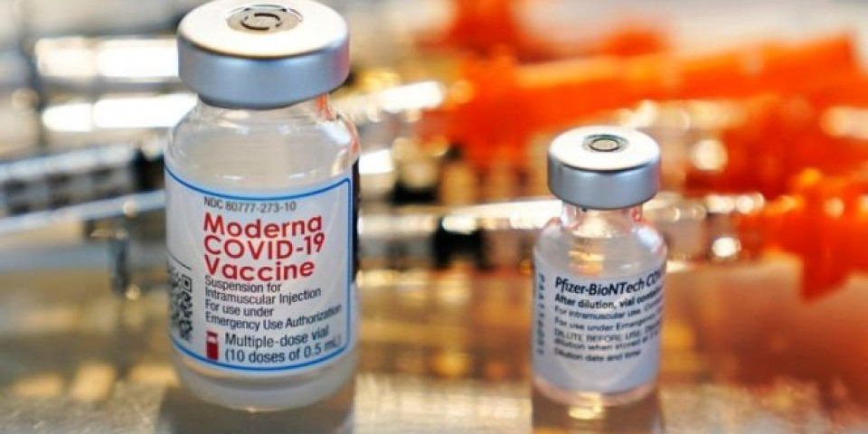 PITANJE TRENUTKA KADA ĆE POČETI VAKCINACIJA DECE?! Posle Fajzera i Moderna donosi odluku o upotrebi vakcine za starije od 12