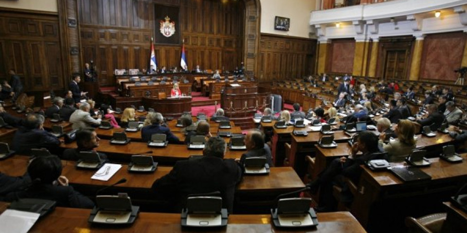 Sutra sednica Skupštine - Poslanici raspravljaju o bezbednosnoj situaciji nakon tragedija u OŠ "Vladislav Ribnikar" i u Mladenovcu