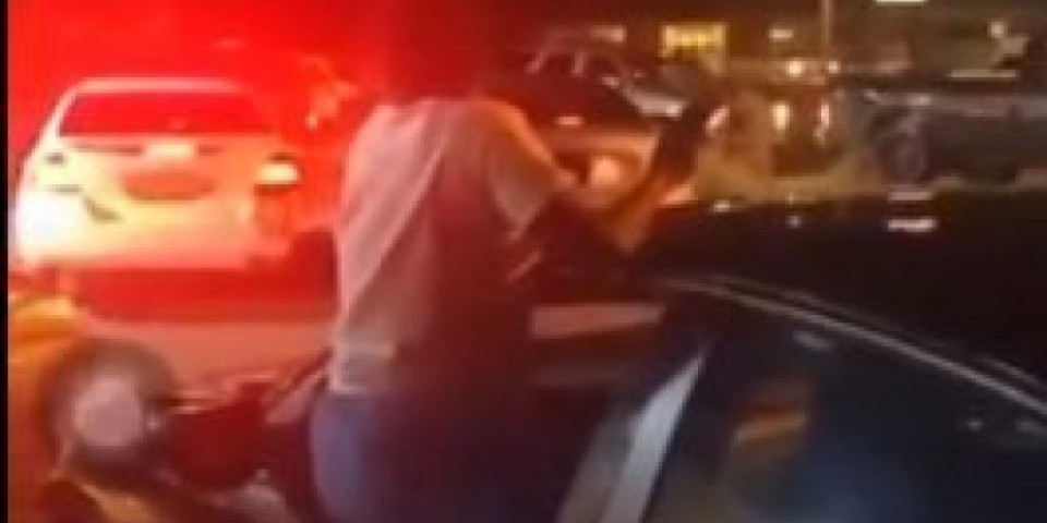 OBRAČUN U LUIZIJANI! Iz automobila zapucao na ljude ispred prodavnice, ranjeno petoro! /VIDEO/