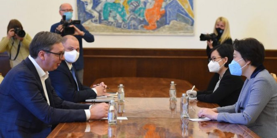 VUČIĆ SE SASTAO SA ČEN BO! Predsednik Srbije razgovarao sa ambasadorkom prijateljske Kine!