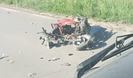 MOTOROM DIREKTNO NA FIĆU! Žestok sudar kod Petrovca na Mlavi, motociklista preminuo na putu do bolnice/VIDEO/
