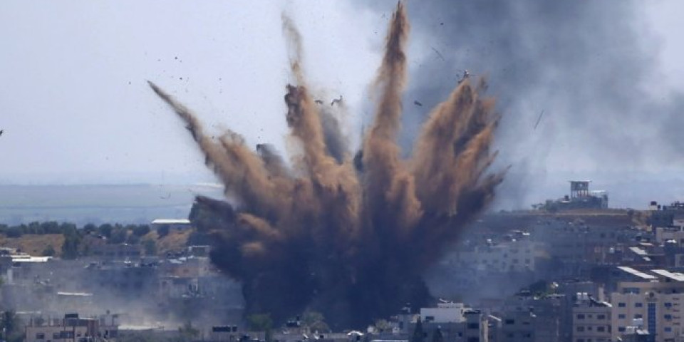 OGLASILE SE SIRENE - UZBUNA NA JUGU IZRAELA! Posle zatišja ispaljena protivtenkovska raketa na autobus! /FOTO/