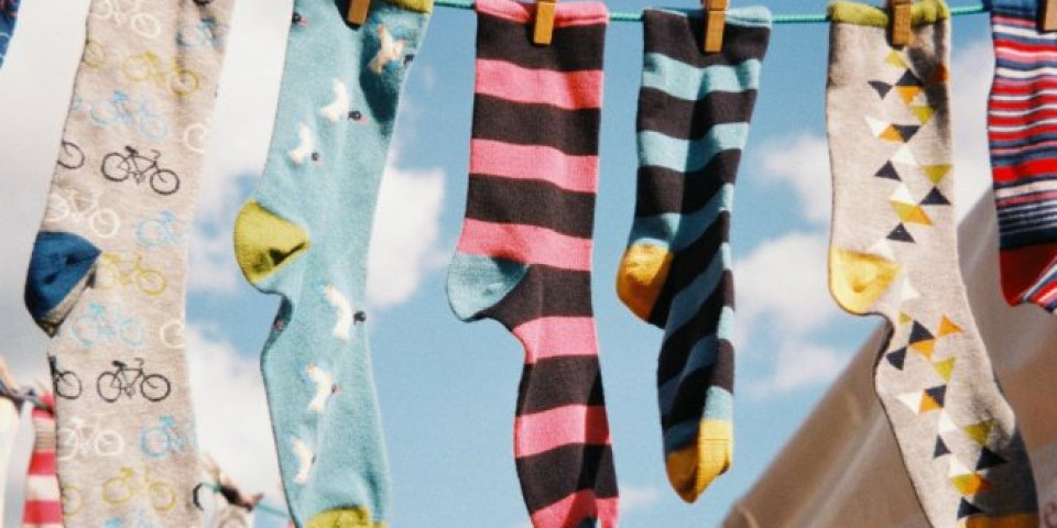 NE BACAJTE IH! 10 načina da ISKORISTITE stare čarape, posebno ako IMATE JEDNU!