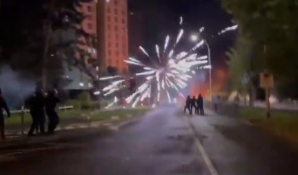 SCENE KOJE PODSEĆAJU NA GRAĐANSKI RAT! Zapaljeni automobili, vatromet i napadi na policiju, ovako izgledaju sukobi u Francuskoj! /VIDEO/
