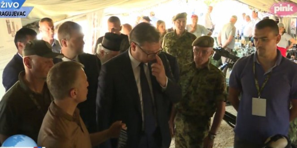 Vučić prisustvovao prikazu sredstava naoružanja i vojne opreme u Kragujevcu! Foto/Video
