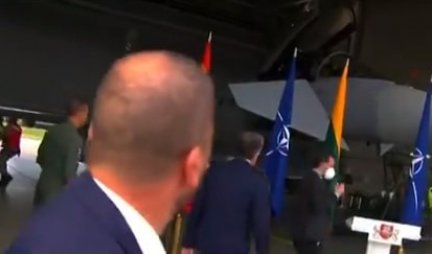 OPŠTA BEŽANIJA IZ NATO BAZE ZBOG RUSKOG AVIONA! Prekinuta konferencija španskog premijera i predsednika Litvanije kada se oglasio ALARM! /VIDEO/