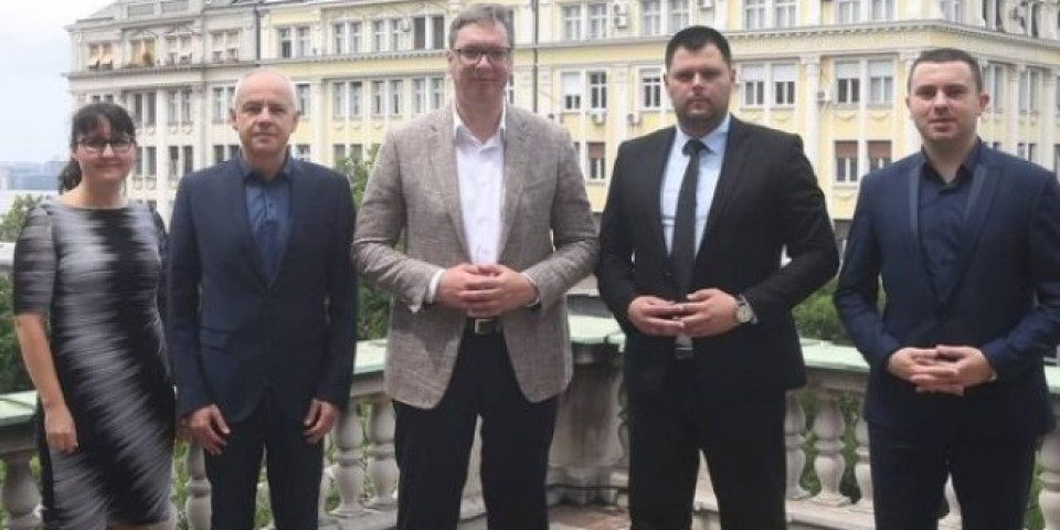 DVA OKA U GLAVI! Predsednik Vučić ugostio gradonačelnike Nikšića i Beograda
