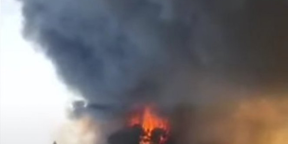 Požar širokih razmera izbio je na popularnom  podgoričkom izletištu! Ekipe na terenu! /VIDEO/