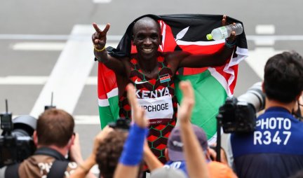 NAJVEĆI SVIH VREMENA! Zlato u maratonu za Kenijca, četvrta olimpijska medalja! /FOTO/