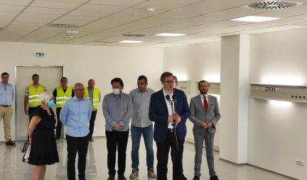 Predsednik Vučić u Novom Sadu obišao gradilište kovid bolnice:  SLUŽIĆE NA PONOS GRAĐANIMA!