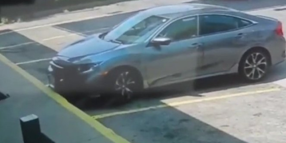 Lopov pokušao da odveze kola sa parkinga, a onda je DOŽIVEO ŠOK
