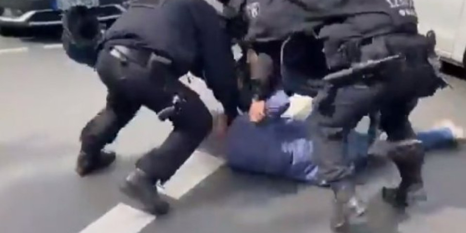 HAOS NA ULICAMA BERLINA, više od 2.000 policajaca smiruje demonstrante!
