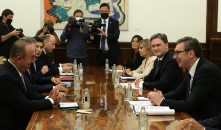 Zadovoljstvo nivoom bilateralnih odnosa! Vučić se sastao sa Čavušogluom!