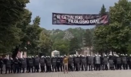 OVAKVE GADOSTI DO SADA NISTE ČULI! "Fine žene sa cvijećem" psuju crnogorske policajce koji im brane da upadnu u Cetinjski manastir! /video/